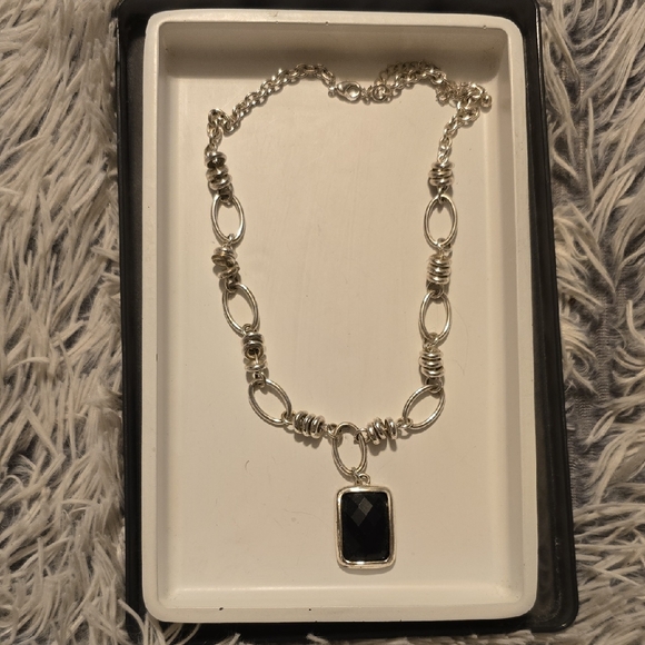 Jewelry - Chic Silver and Black Pendant Necklace